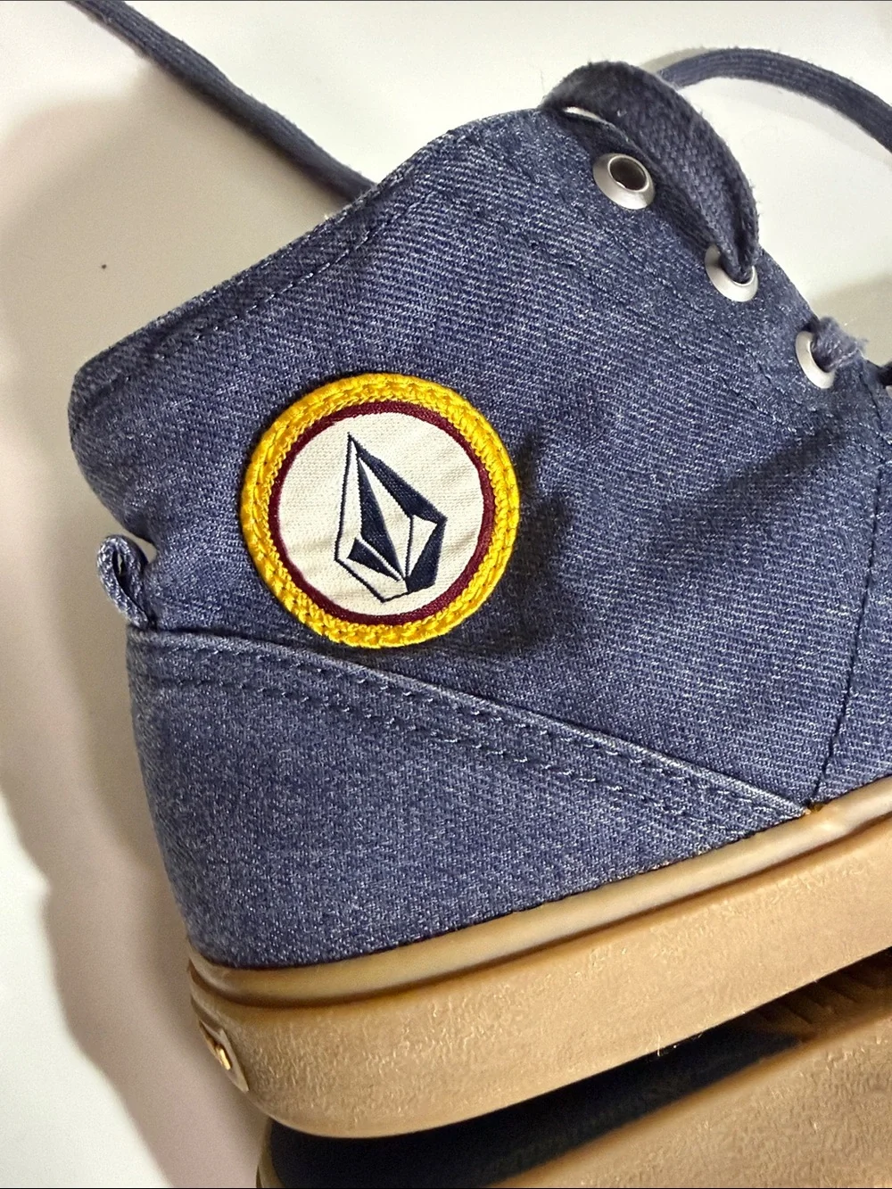 Volcom Men's High-Top Denim Sneakers in Navy and Gum Sz10